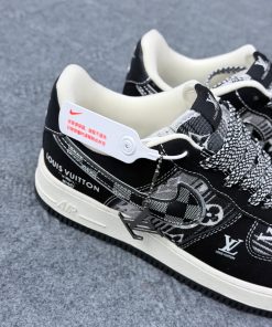 Alternative view of NIKE AIR PORCE
AF 1 Lv  (Grade 1.1 )