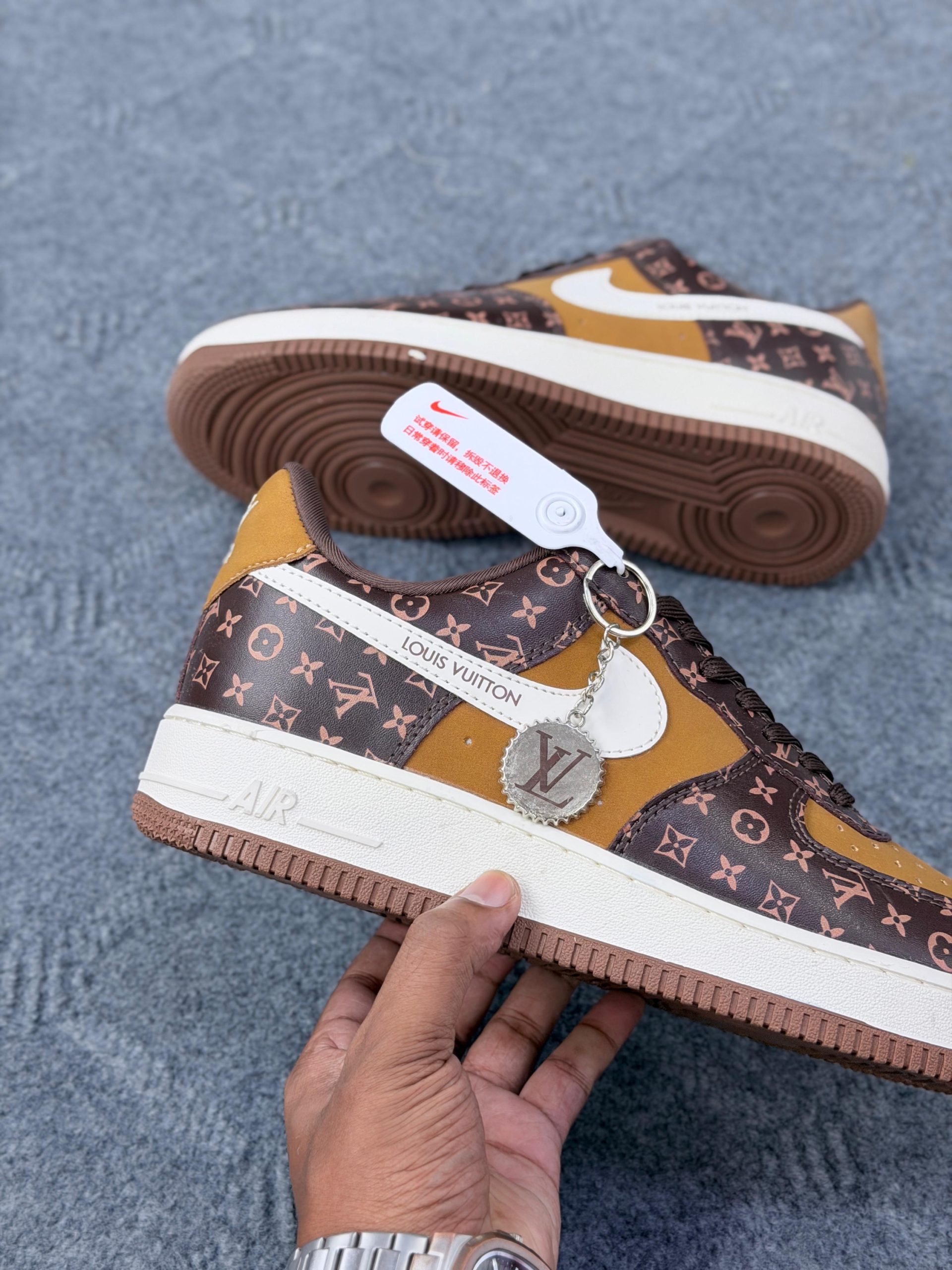NIKE AIR PORCE
AF 1 Lv (Grade 1.1 ) - Image 2