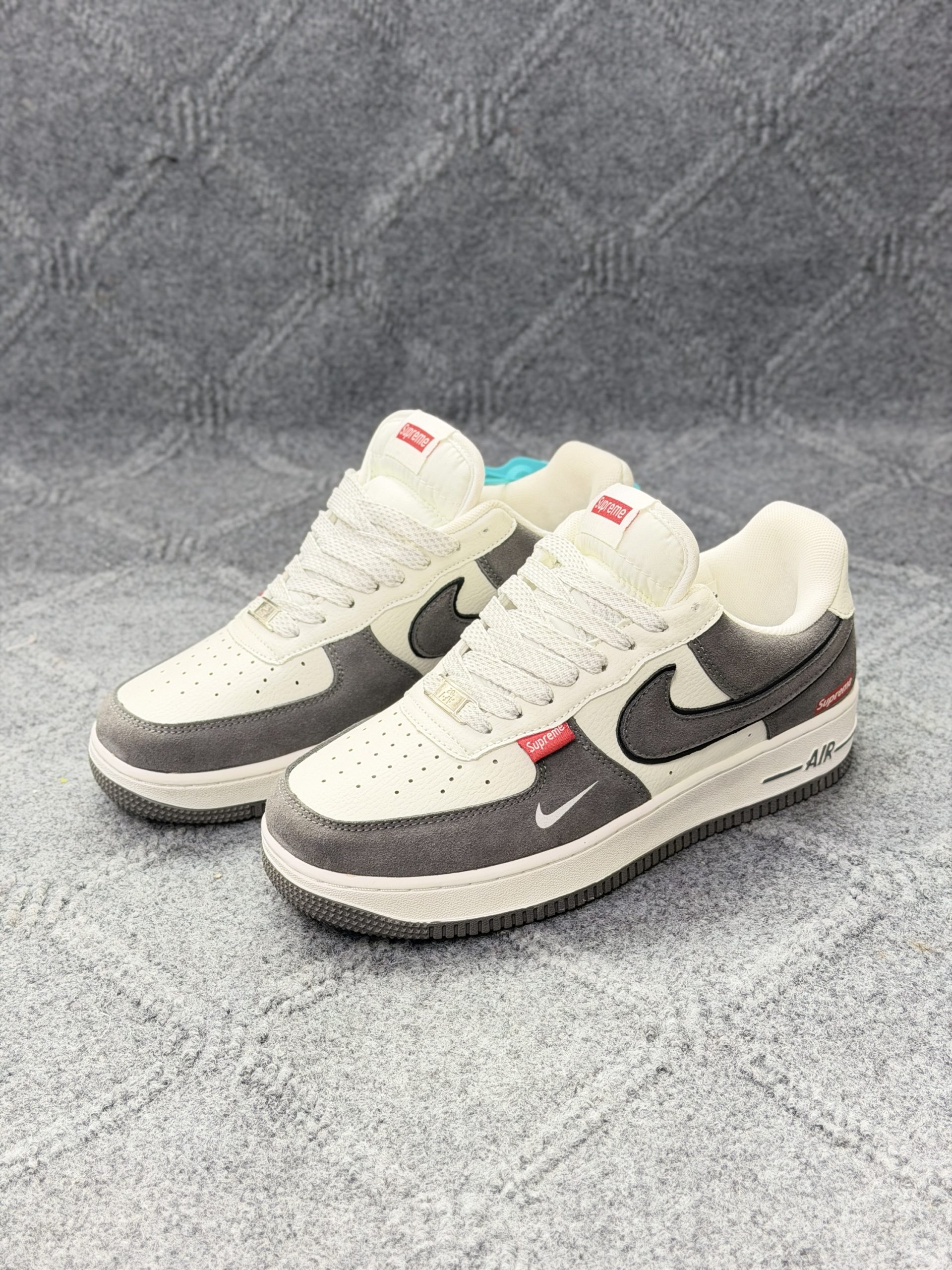 NIKE AIR PORCE
AF 1 (Grade Ome - Image 4