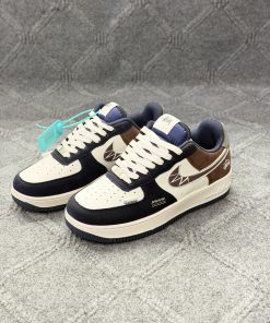 Alternative view of NIKE AIR PORCE
AF 1  (Grade  Ome