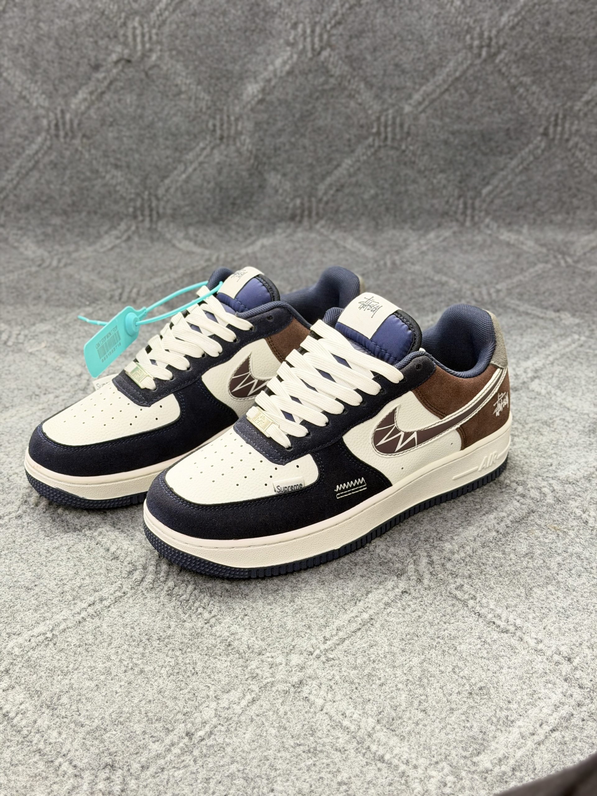 NIKE AIR PORCE
AF 1 (Grade Ome - Image 2