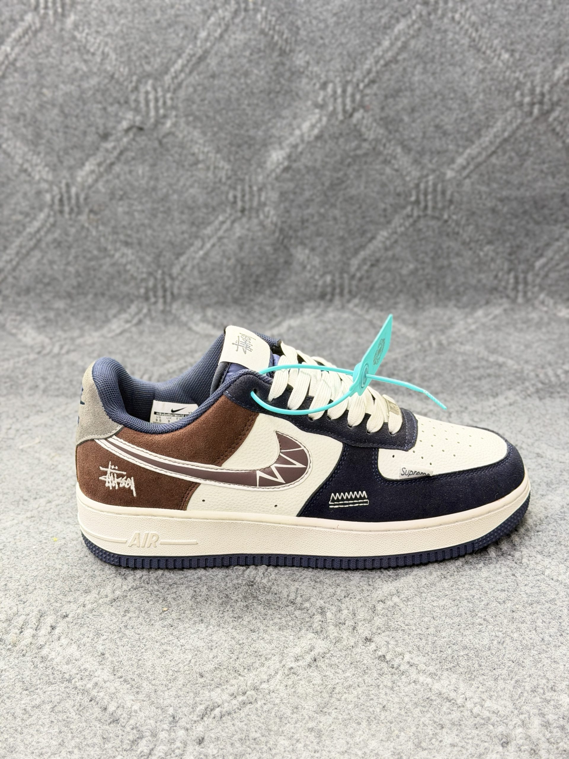 NIKE AIR PORCE
AF 1 (Grade Ome