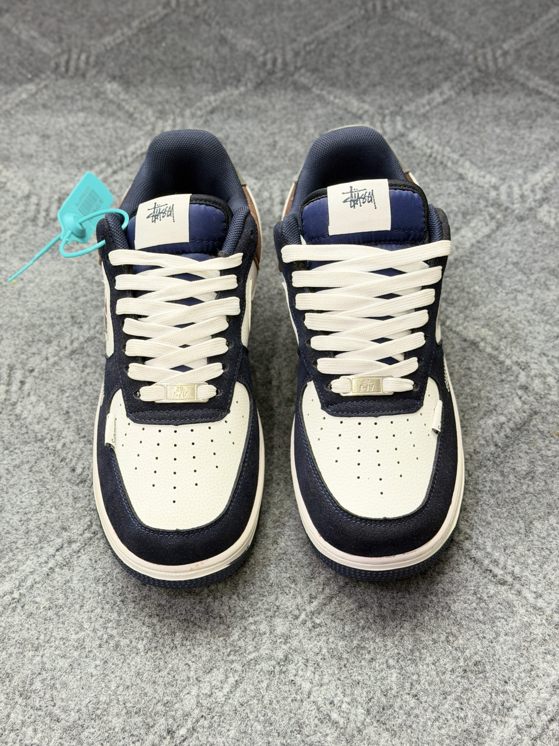 NIKE AIR PORCE
AF 1 (Grade Ome - Image 4