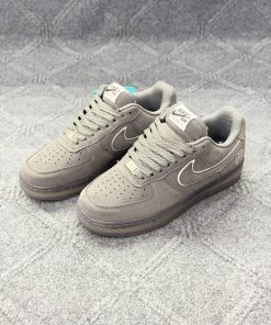 NIKE AIR PORCE
AF 1 (Grade Ome - Image 4