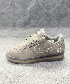 NIKE AIR PORCE
AF 1  (Grade  Ome