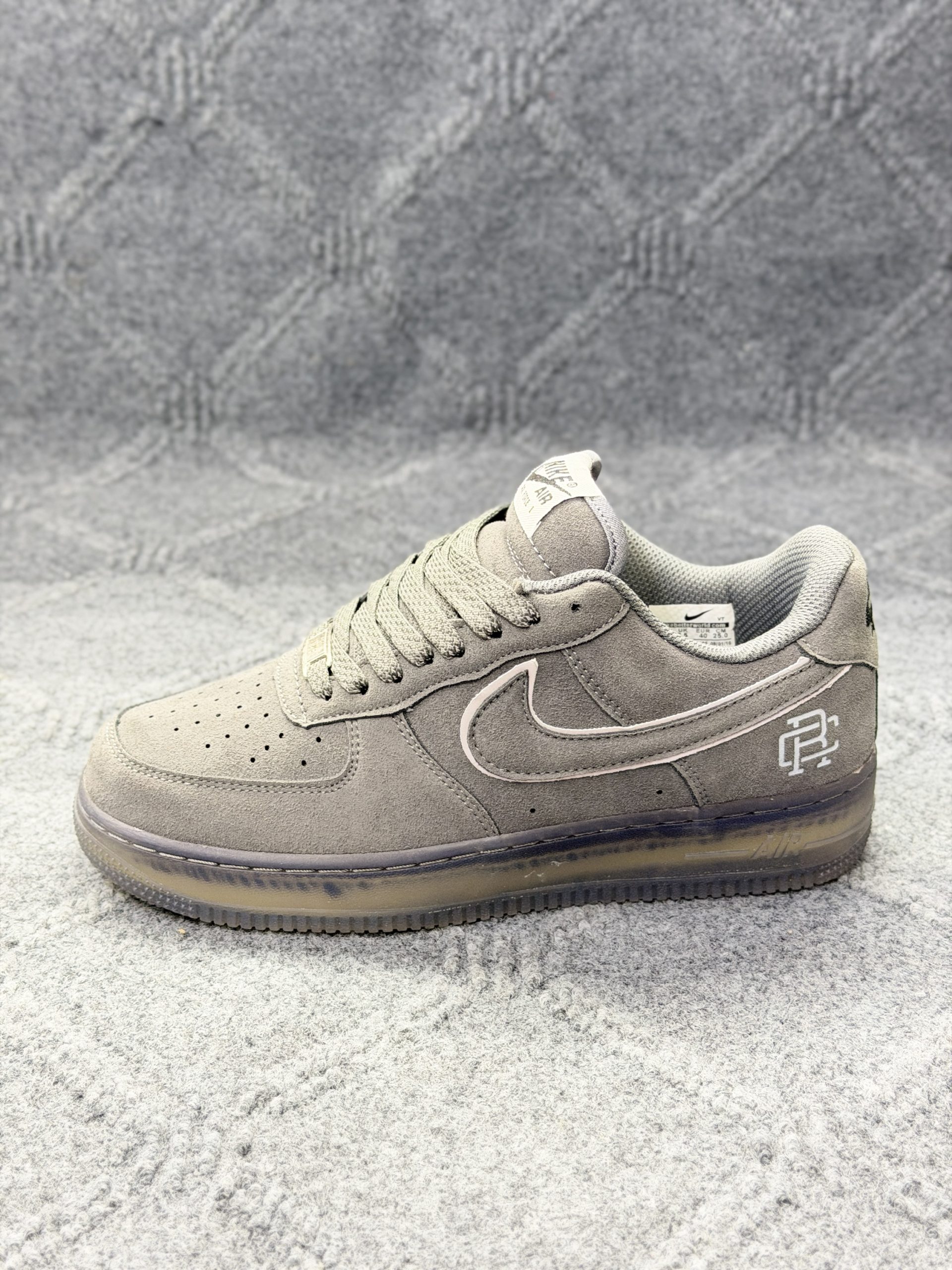 NIKE AIR PORCE
AF 1 (Grade Ome