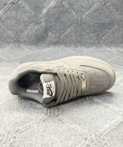 Alternative view of NIKE AIR PORCE
AF 1  (Grade  Ome