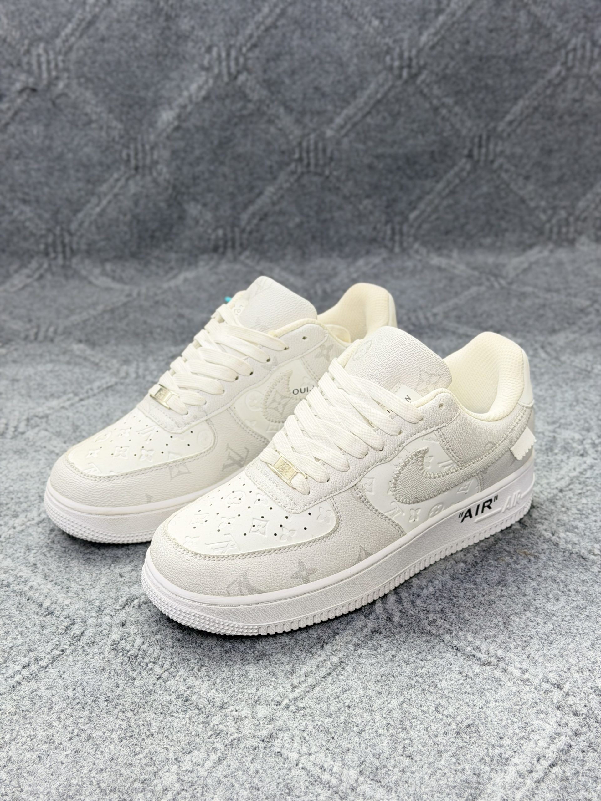 NIKE AIR PORCE
AF 1 (Grade Ome - Image 4