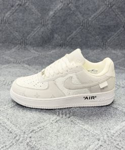 NIKE AIR PORCE
AF 1  (Grade  Ome