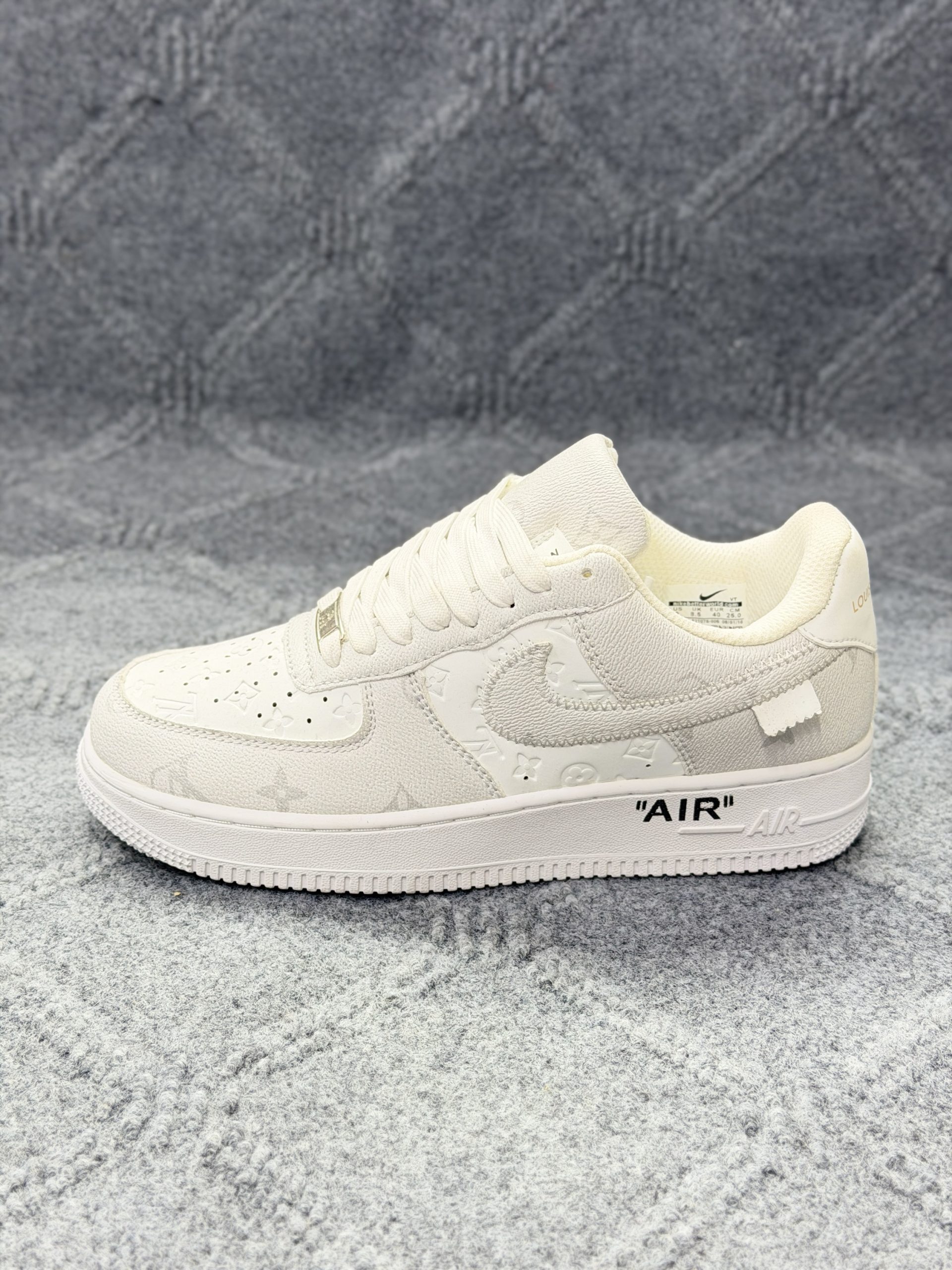 NIKE AIR PORCE
AF 1 (Grade Ome