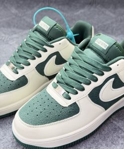 NIKE AIR PORCE
AF 1 (Grade Ome - Image 4