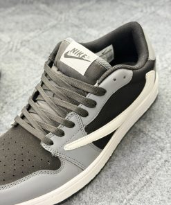 Jordan 1 Low Travis Scott  (Grade  Ome) - Image 4
