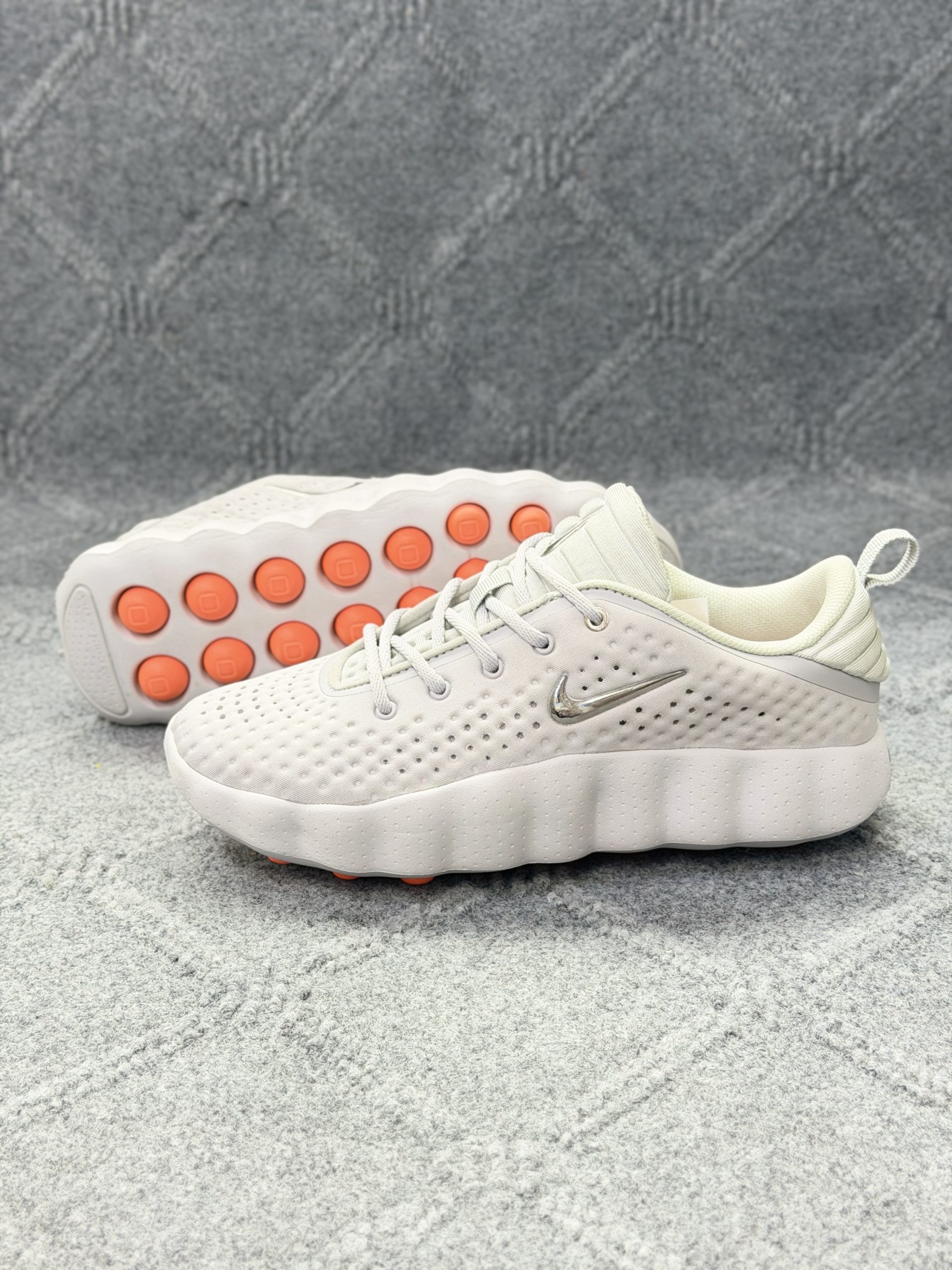 Nike Mind 002