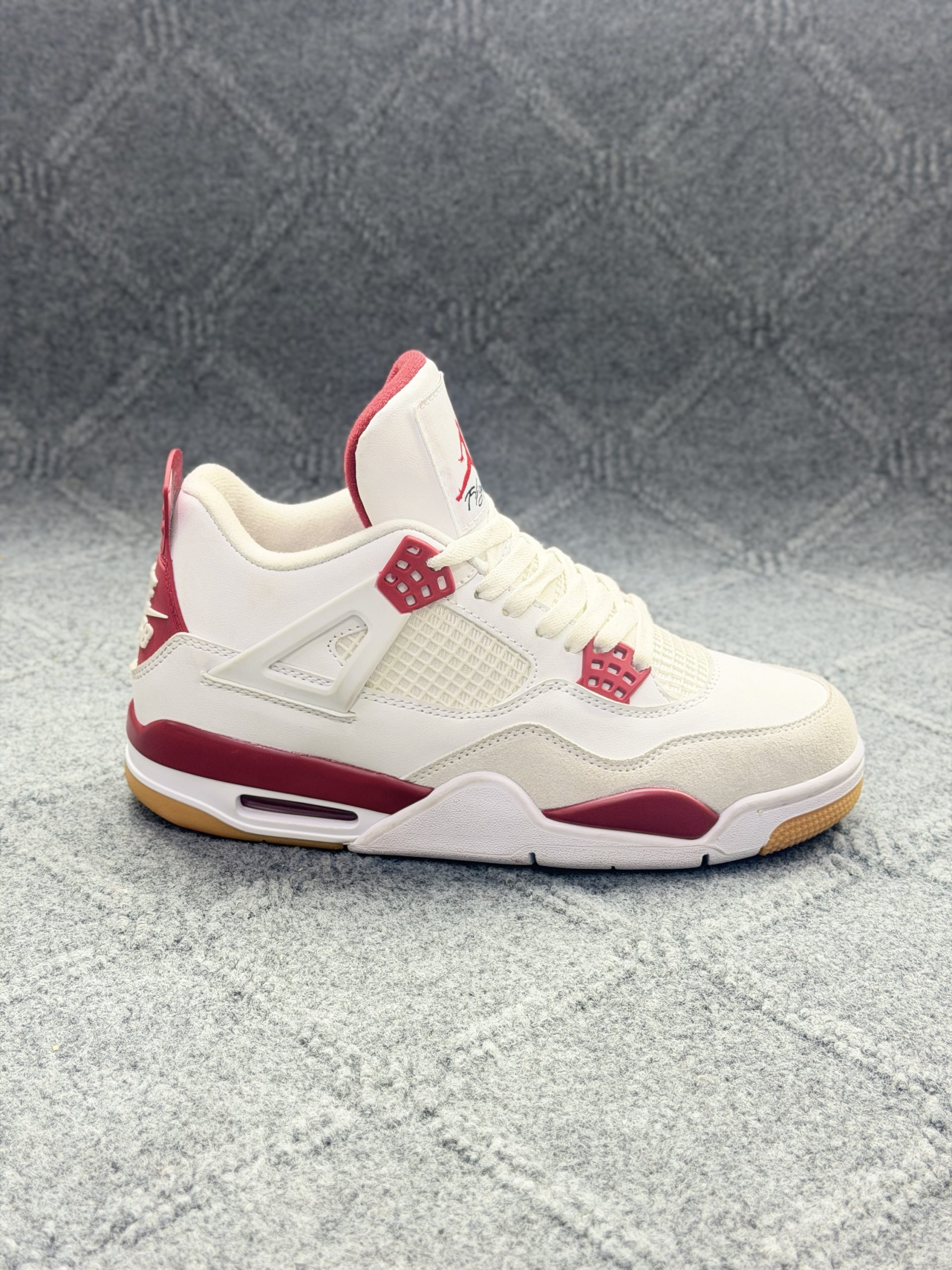 Jordan 4 Varsity Red (SHOES 1.1) - Image 3
