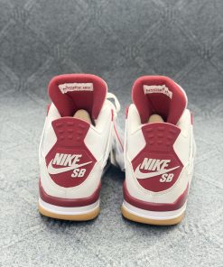 Alternative view of Jordan 4 Varsity Red (SHOES 1.1)
