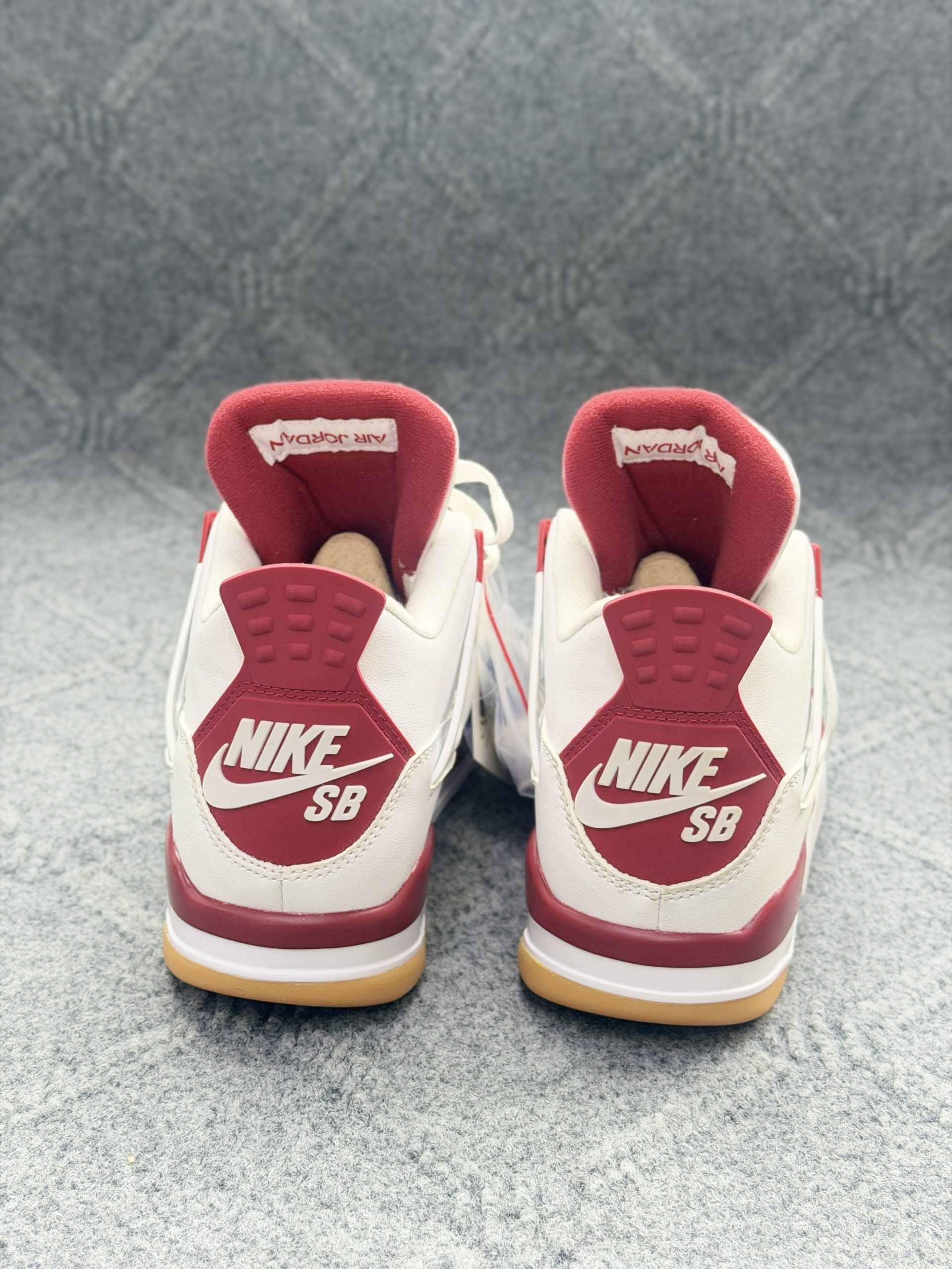 Jordan 4 Varsity Red (SHOES 1.1) - Image 2