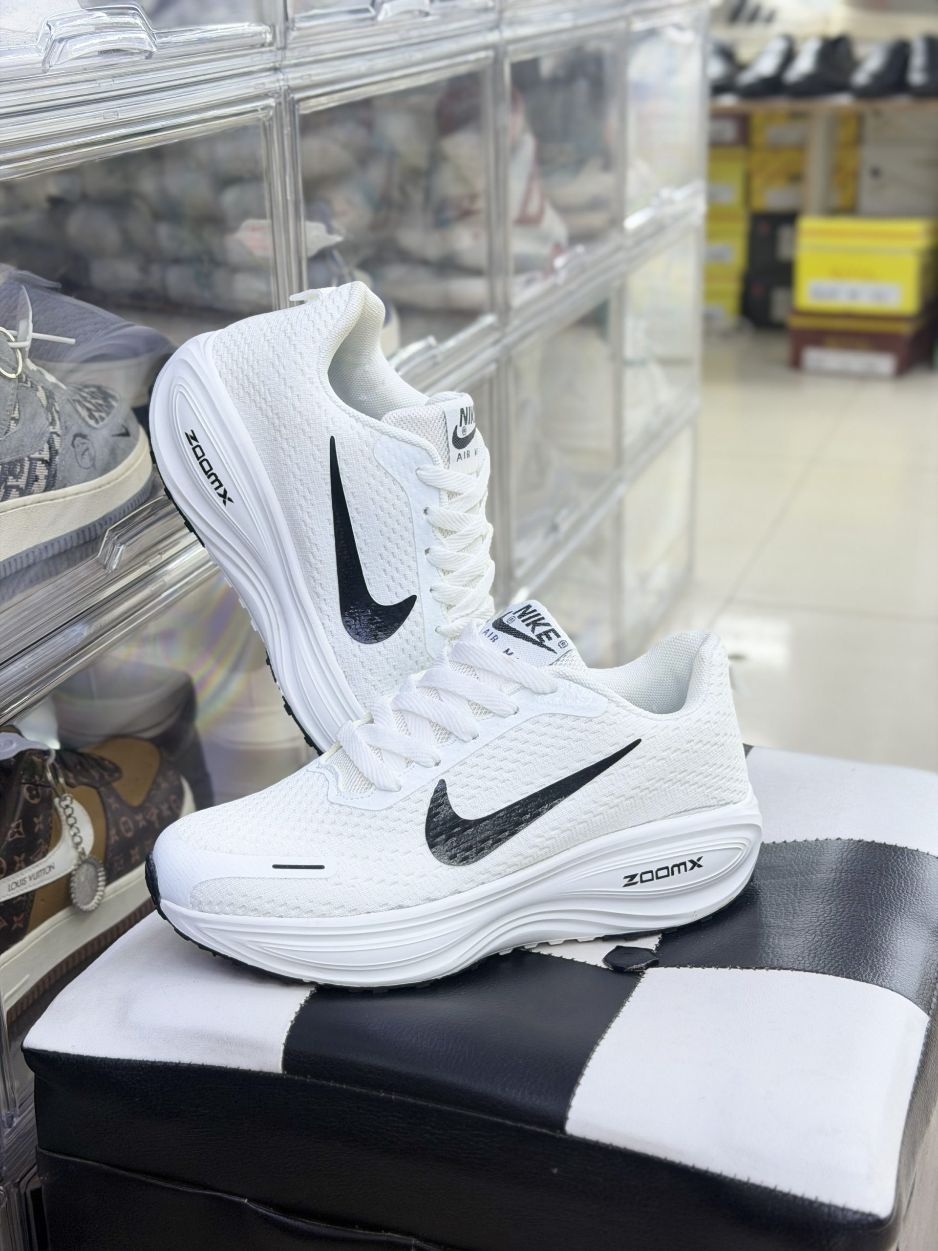 Nike running shoes - Image 4