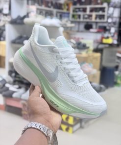 Nike running shoes - Image 4