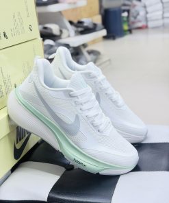 Nike running shoes - Image 3