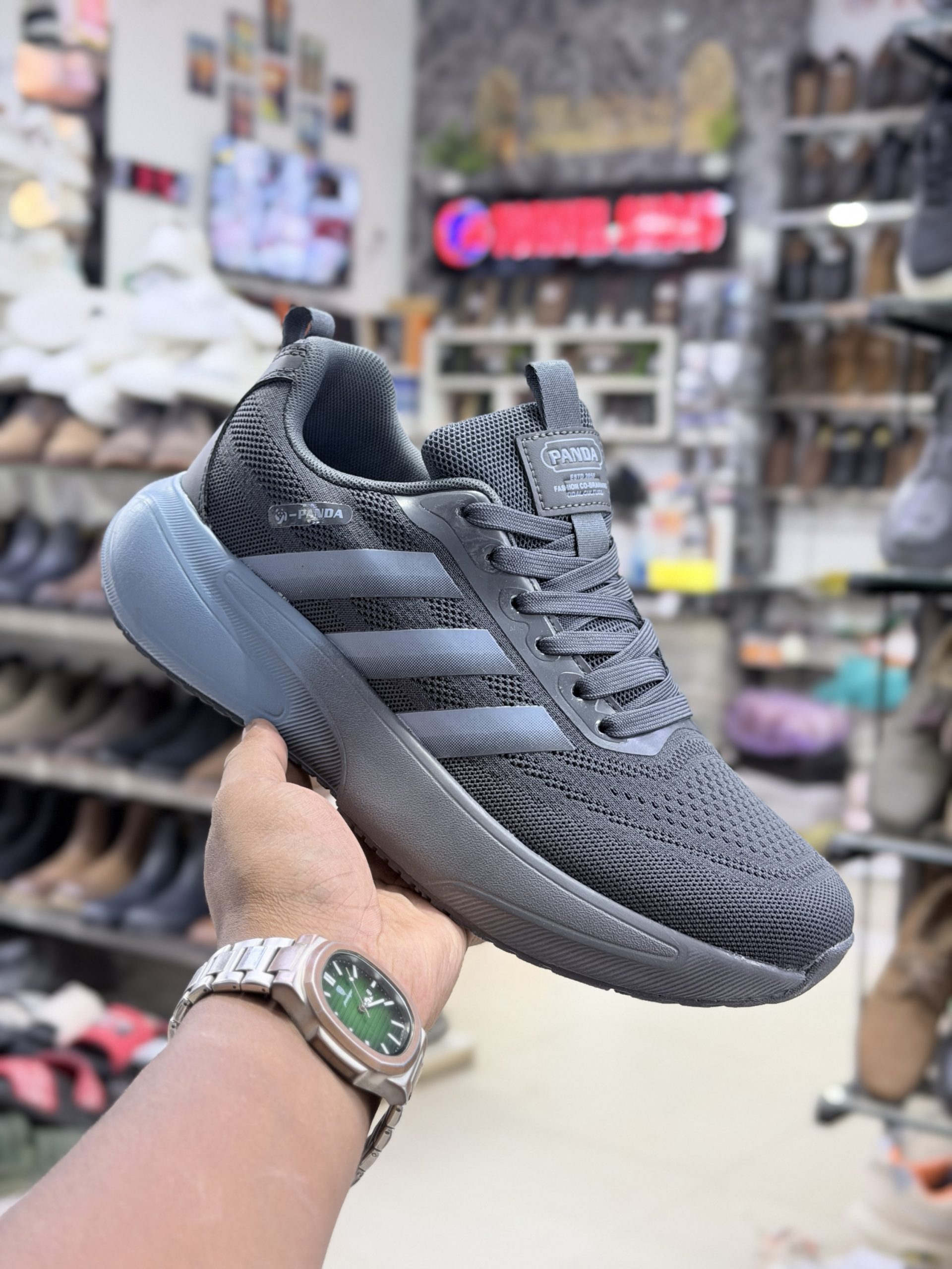 Panda running shoes
আরাম আর স্টাইলের বেস্ট কম্বো। জিম, রানিং, বা রেগুলার ইউজের জন্য সবচেয়ে হালকা জুতাটা